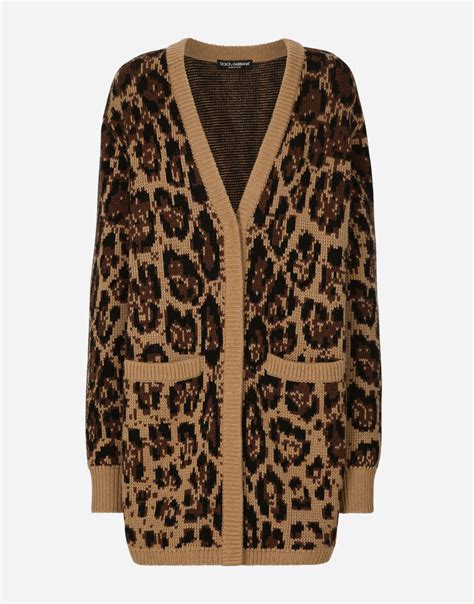 Long wool and cashmere cardigan with jacquard leopard design.